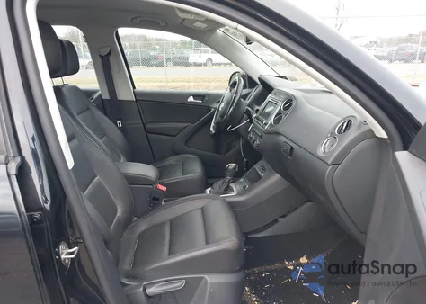 2017 Volkswagen Tiguan 2.0T/2.0T S из США, поврежденный, VIN WVGAV7AX7HK023412